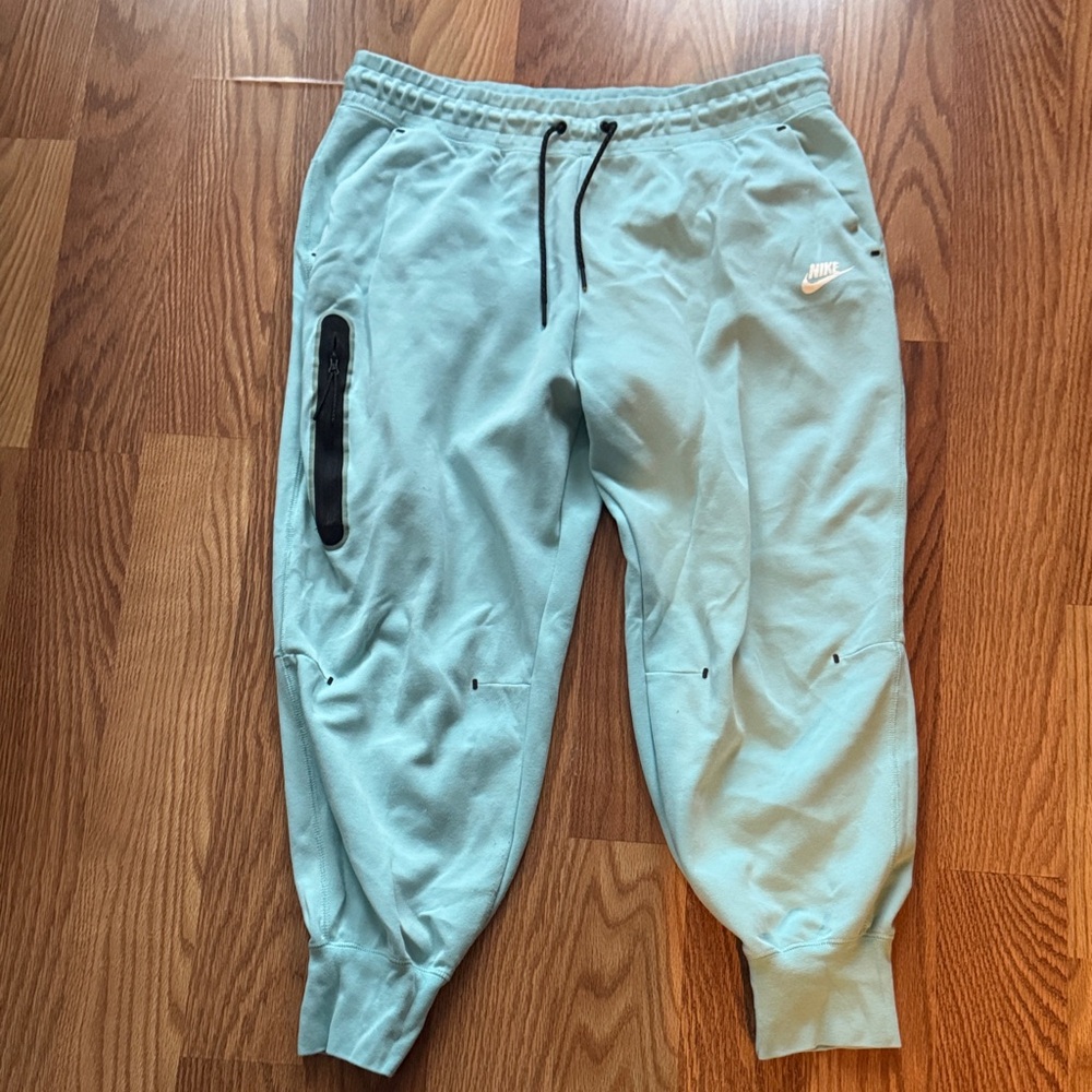 Nike tech pants with Black Accents